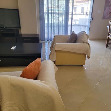 Marina Apartment Sarandë Buitenkant foto