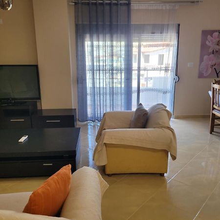 Marina Apartment Sarandë Buitenkant foto