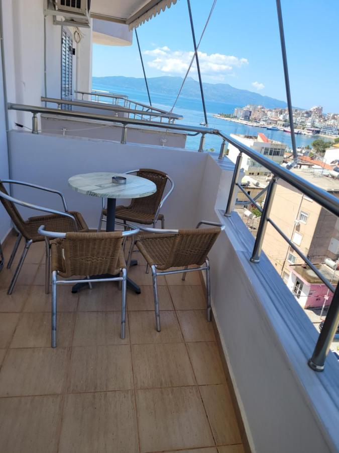 Marina Apartment Sarandë Buitenkant foto