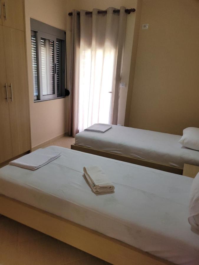 Marina Apartment Sarandë Buitenkant foto