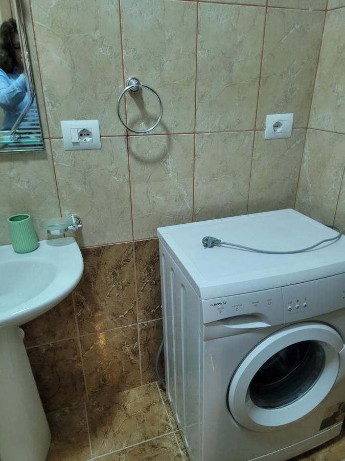 Marina Apartment Sarandë Buitenkant foto