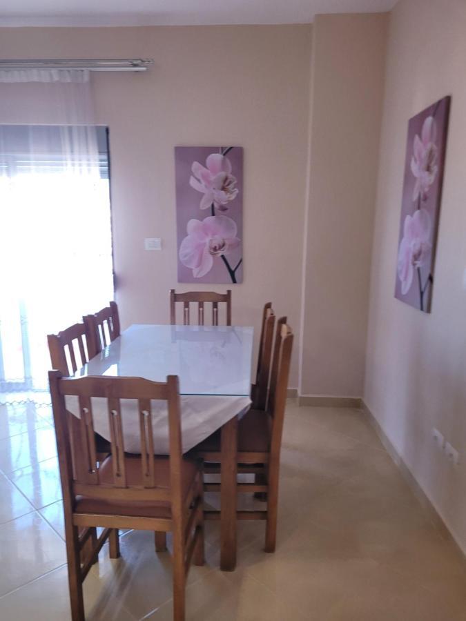 Marina Apartment Sarandë Buitenkant foto
