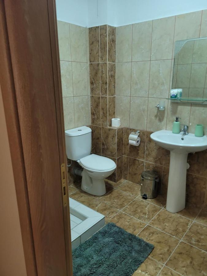 Marina Apartment Sarandë Buitenkant foto