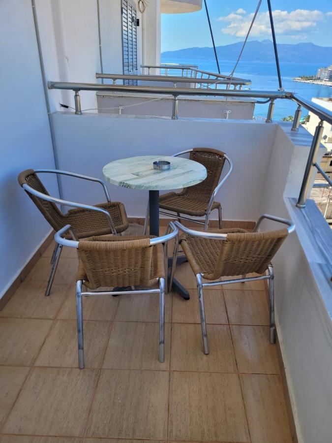 Marina Apartment Sarandë Buitenkant foto