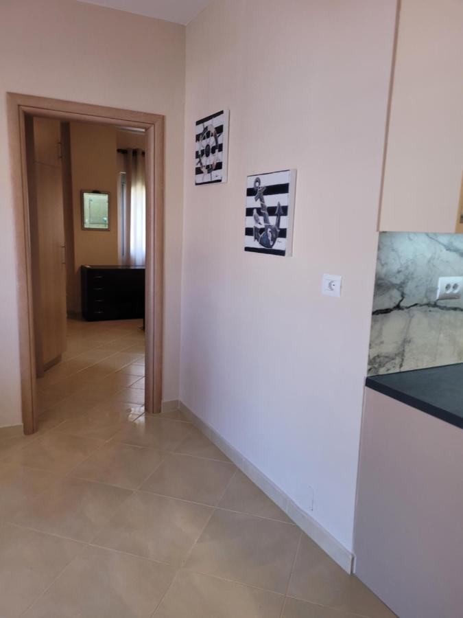 Marina Apartment Sarandë Buitenkant foto